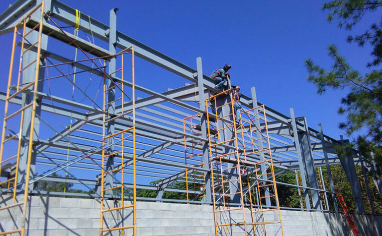 Diseño y fabricación de estructuras metálicas — TM Industrial