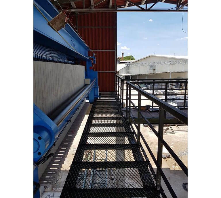 Estructura metálica montada por TM Industrial en planta industrial