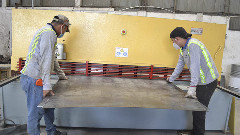 Corte en hierro, acero y aluminio — foto 4