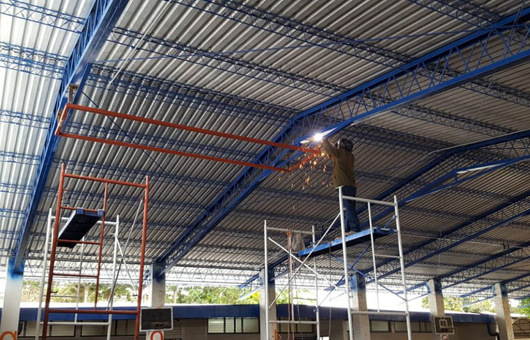 Tableros retráctiles para cancha de básquetbol para Ave Constructora — foto 4